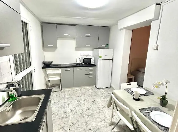 Avra House Feriehus *