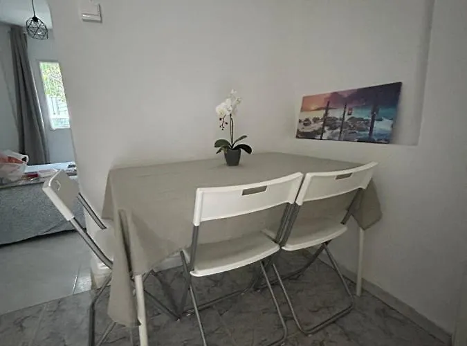 Avra House Feriehus *